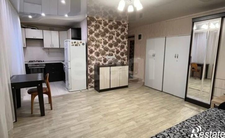 2-комн квартира улица Нефтяников, 42,  д. 42