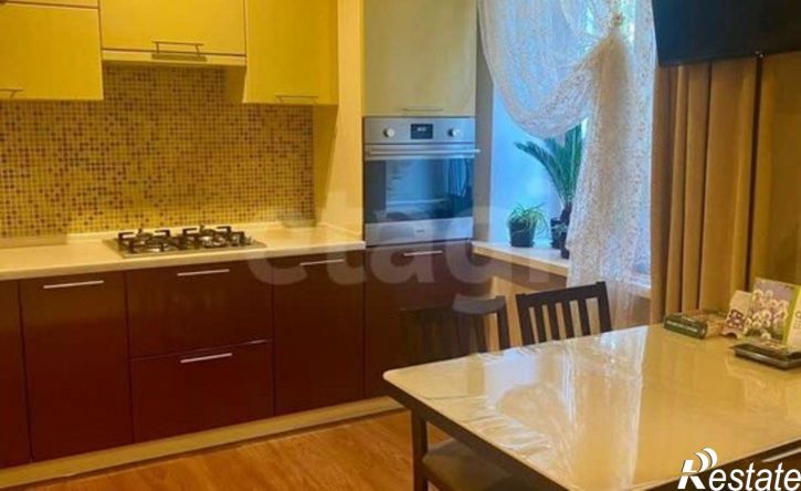 3-комн квартира мкр 6-й, 30,  д. 30
