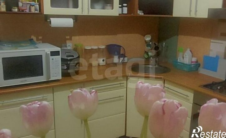 2-комн квартира улица Нефтяников, 50,  д. 50