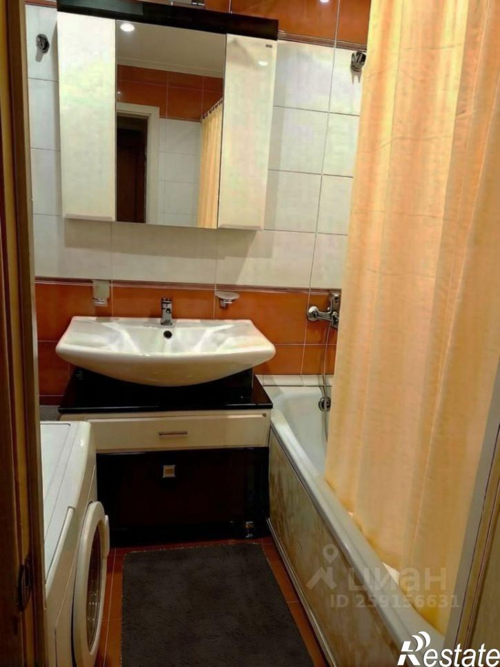2-комн квартира ул Приполярная, 10,  д. 10