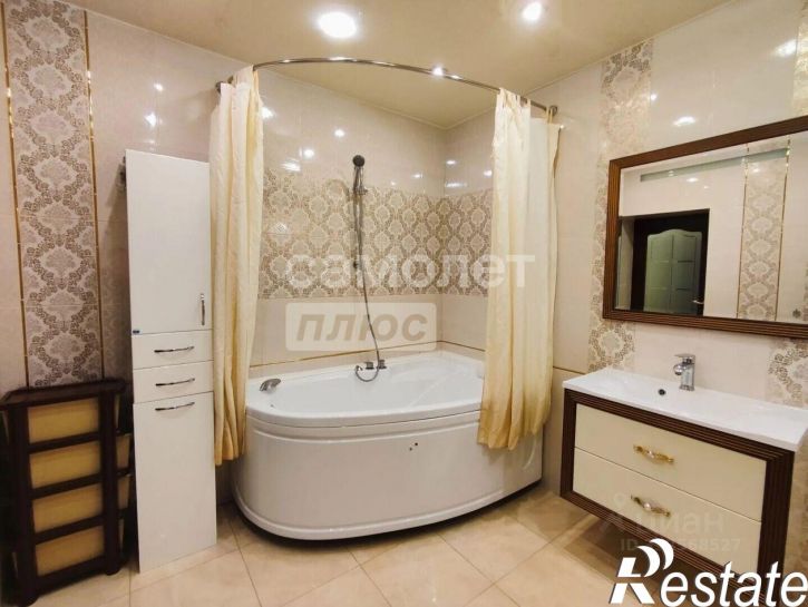 3-комн квартира улица Клары Цеткин, 10,  д. 10