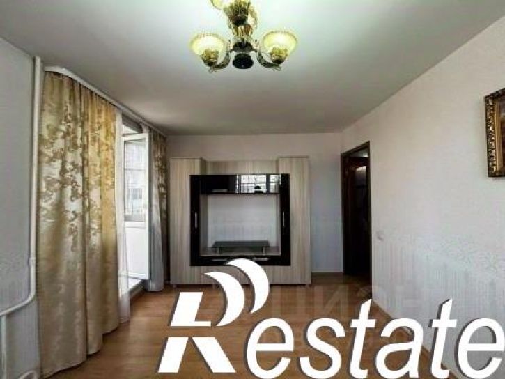 2-комн квартира улица Нефтяников, 50,  д. 50